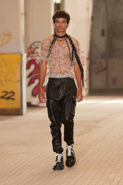 Look 4